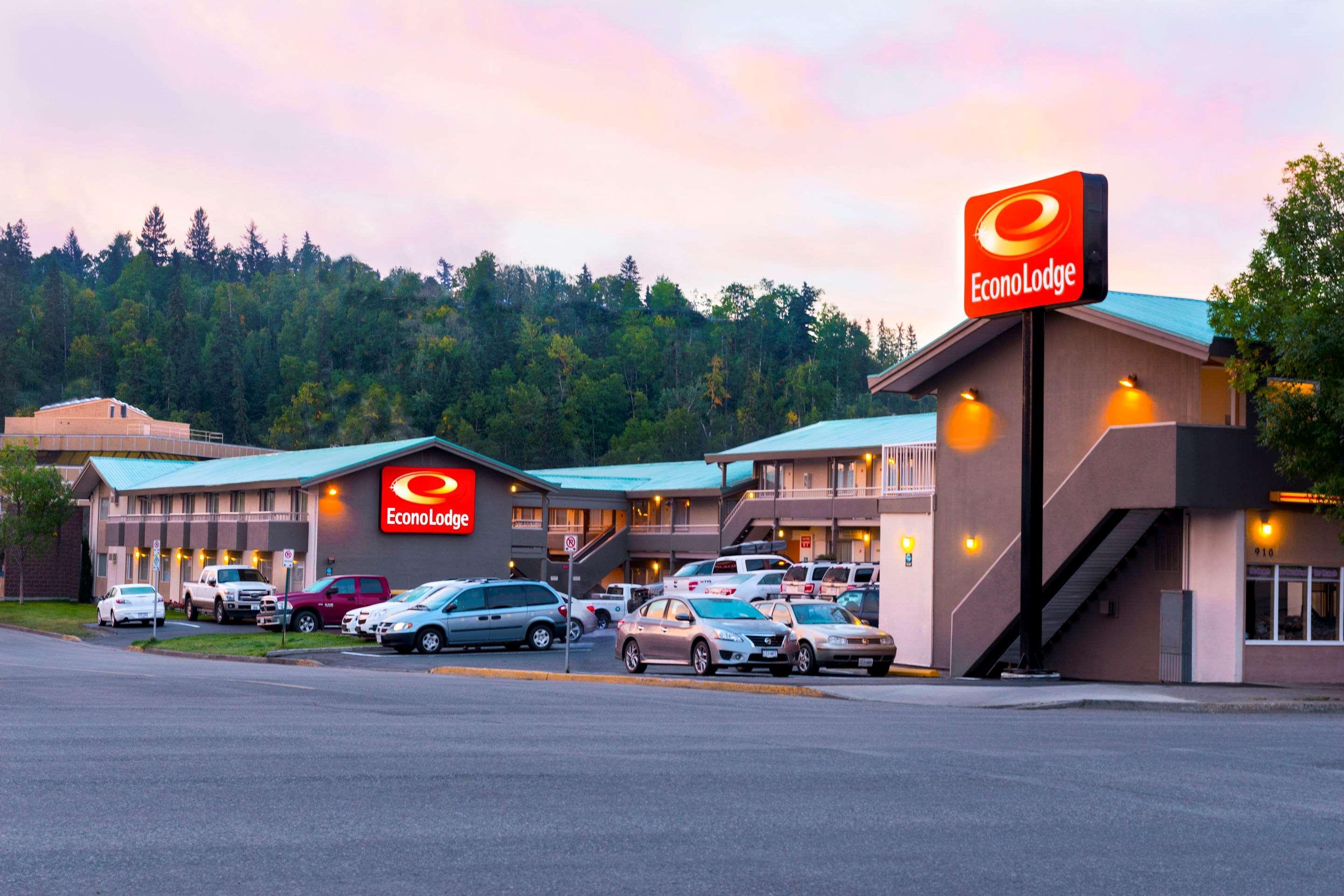 Econo Lodge City Centre Inn Prince George Exterior photo